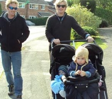 keeping-kids-busy-while-women-clean