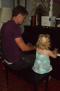 Klaus and Skylar play piano