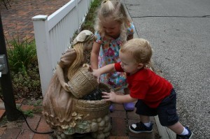 Micah and Skylar at fountain