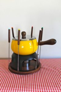 Fondue pot